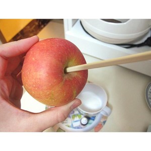 苹果糖（りんご飴）的做法 步骤2